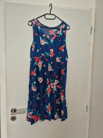 Robe fleurie de grossesse