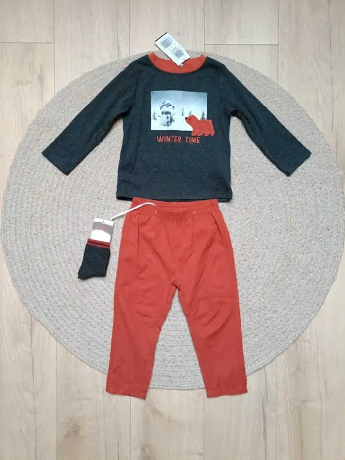 Ensemble pull/pantalon/chaussettes 24M neuf - photo numéro 2