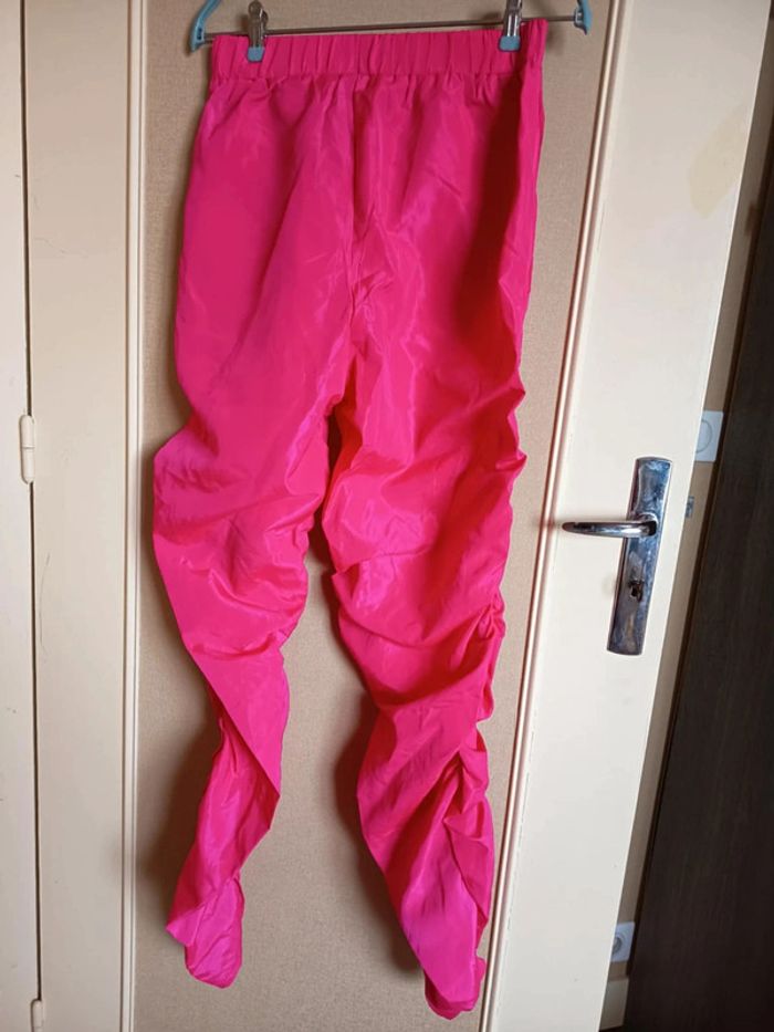 Pantalon style imperméable. Marque shein - photo numéro 4