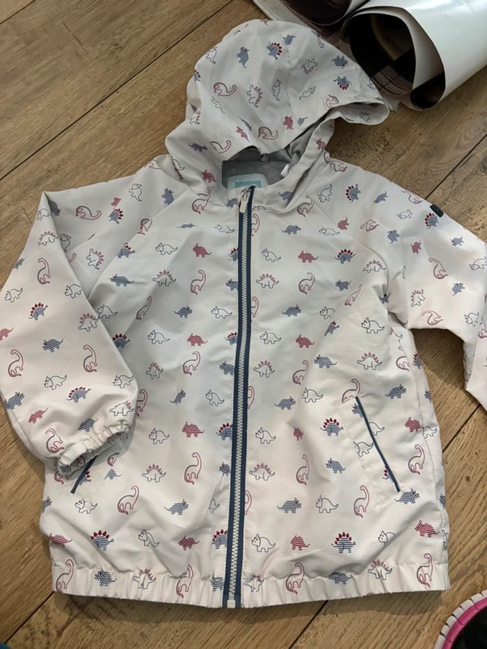 Coupe vent dinosaure 3 ans