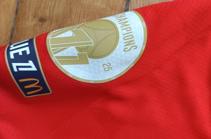 Beau kit football PSG NEVES taille 10 ANS modèle rouge Away + Etoile - photo numéro 7