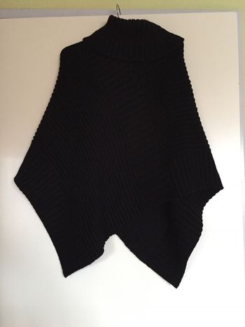 Magnifique poncho noir