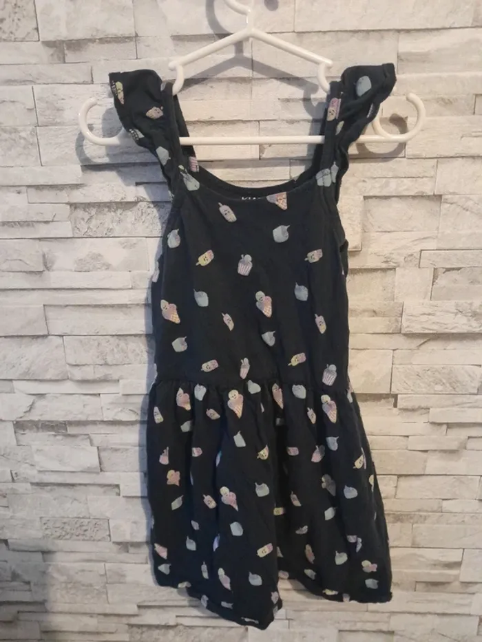 Robe bleu marine à motif glaces - Très bon état - Taille 4 ans - Kiabi - photo numéro 3