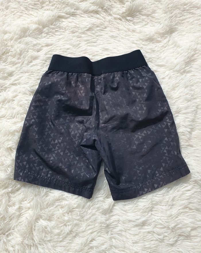 Short de sport taille 7/8ans - photo numéro 3