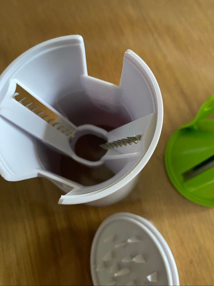 Hachoir épices oignons  et appareil à julienne - photo numéro 7