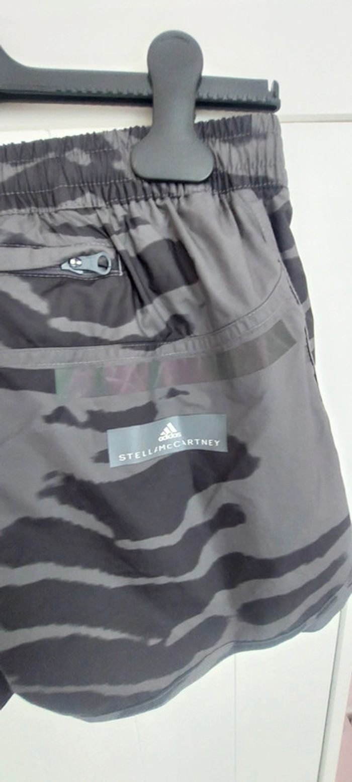 État neuf Short actif gris
Adidas Stella McCartney - photo numéro 7