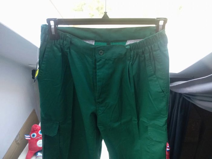 Pantalon de travail vert Multipoches Neuf Taille élastique 38-40 cm - photo numéro 2