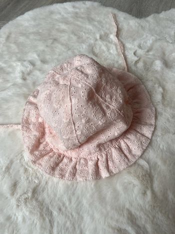 Chapeau été bébé fille brodé rose pale 45 cm