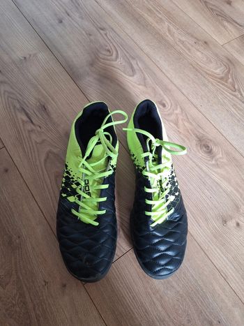 Chaussures de foot terrain synthétique