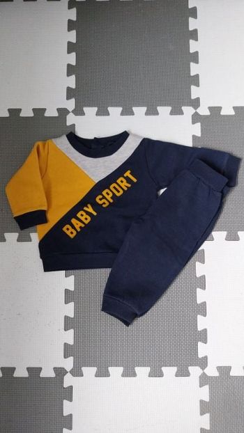 Ensemble jogging taille 6 mois