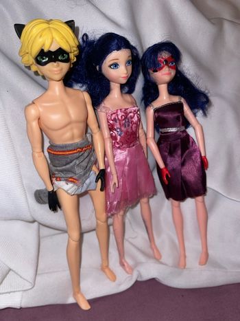 Lot poupées Miraculous Ladybug Chat Noir Marinette
