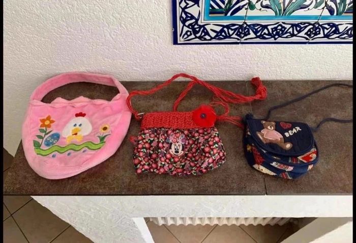 3 petits sacs à mains pour petites filles (Minnie, Pâques, Ourson)
