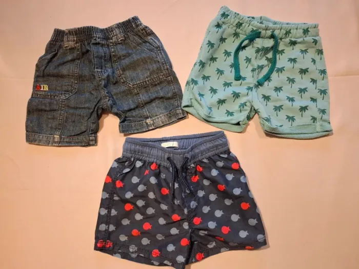 Lot vêtements (chemise t-shirt bodys short salopette) garçon 18 mois - photo numéro 8