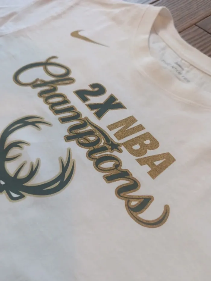 T-shirt NBA Milwaukee bucks 2021 champions nike tee M - photo numéro 4
