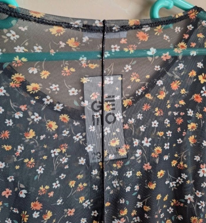 Robe cintrée a fleur - photo numéro 4