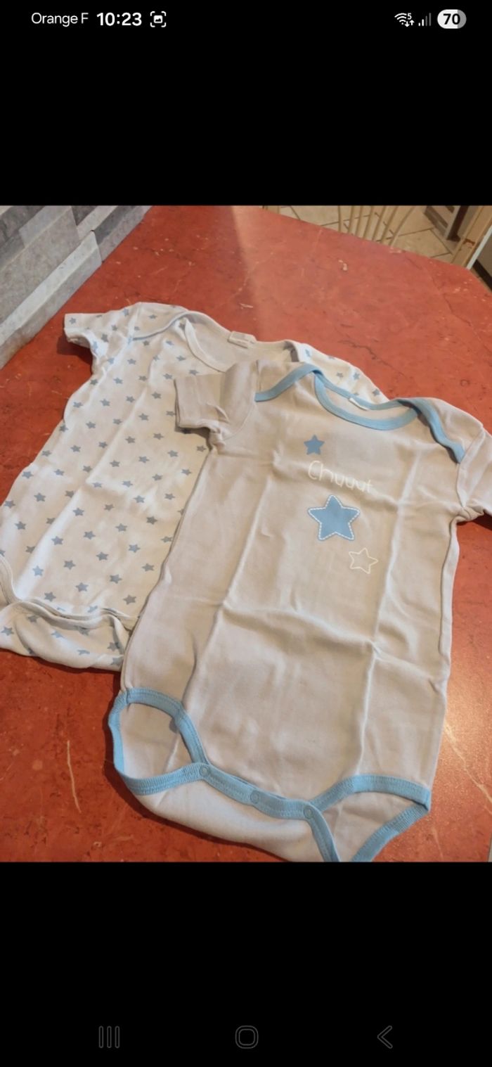 Lot de 2 bodies taille 36 mois