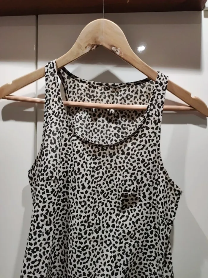 Lot 2 tops motifs léopard - 36 - très bon état - photo numéro 10