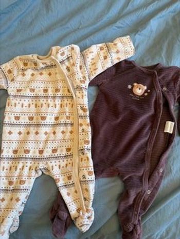 2 Pyjamas 6 mois