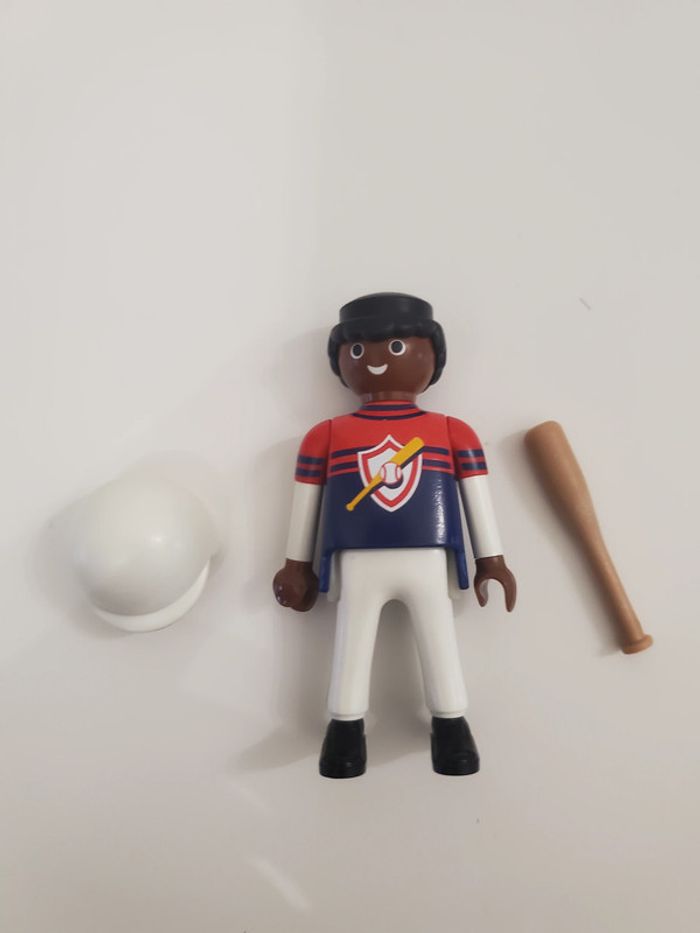 Playmobil Sport Joueur de Base Ball avec son casque et sa batte très bon état - photo numéro 2