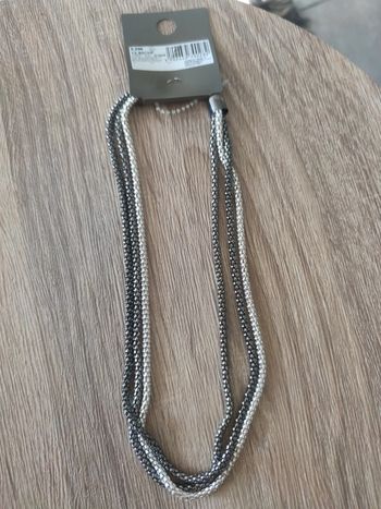Collier 3 chaînes métal neuf