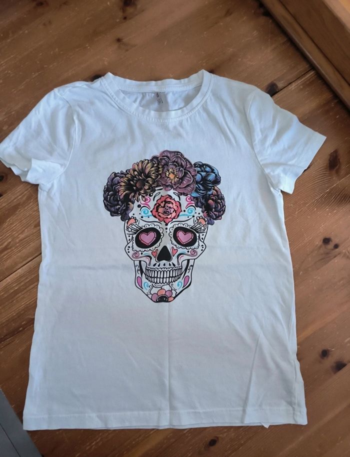 T-shirt motif tête de mort fleuri 11/12 ans ONLY