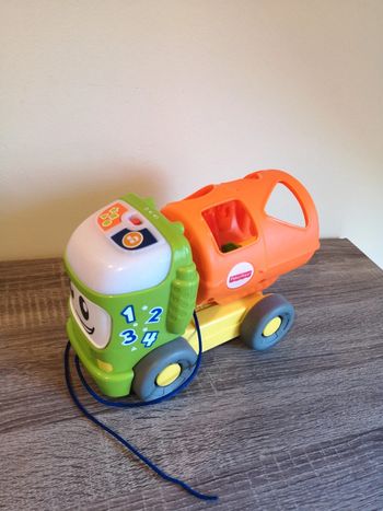 Jeu Camion son et lumière à tirer à formes Fisher Price