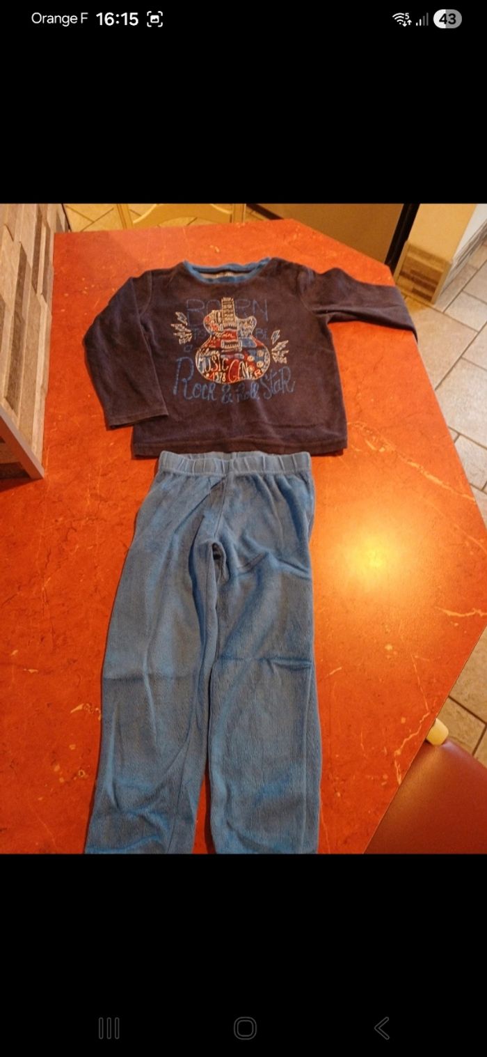 Pyjama taille 4 ans - photo numéro 3