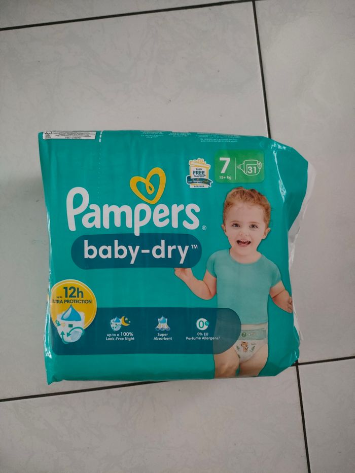 31 couches Pampers taille 7