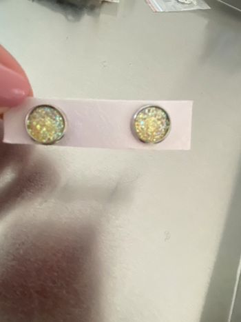 Boucles d oreilles clous