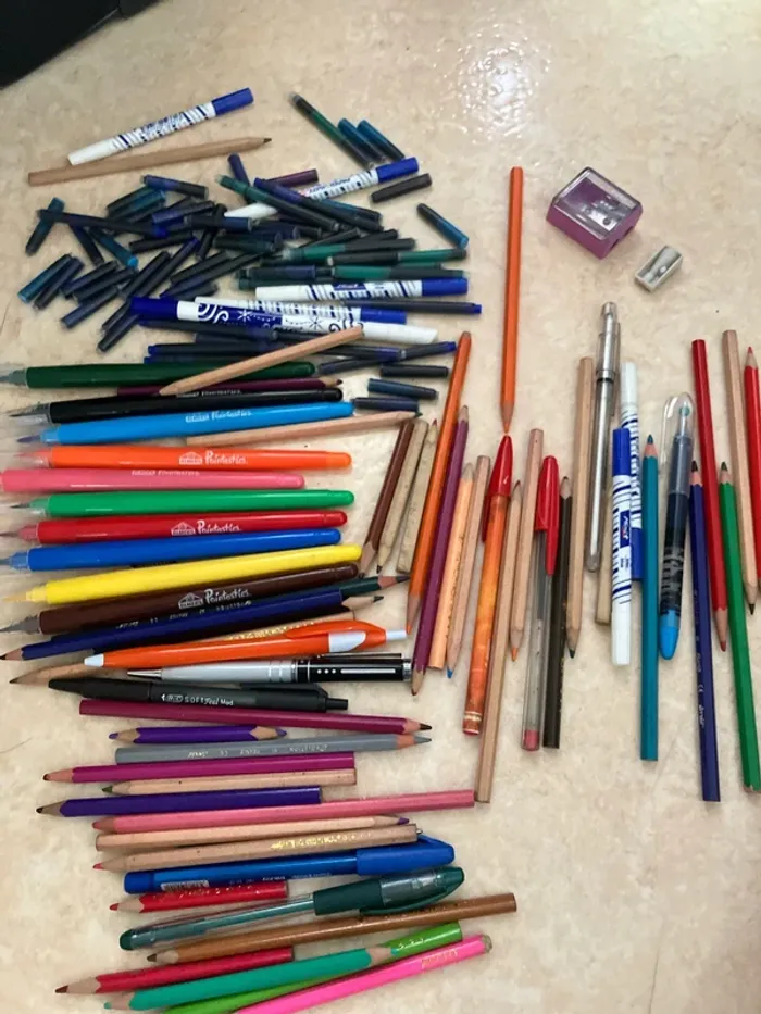 Trousse scolaire bien remplie – Fournitures incluses – Tout fonctionne - photo numéro 2