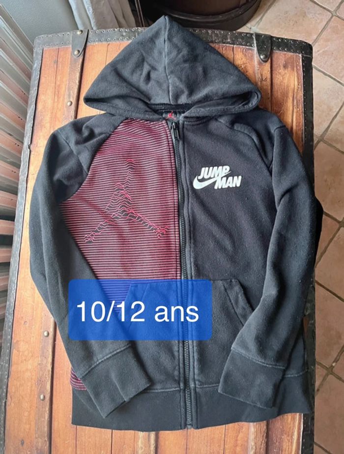 Gilet à capuche