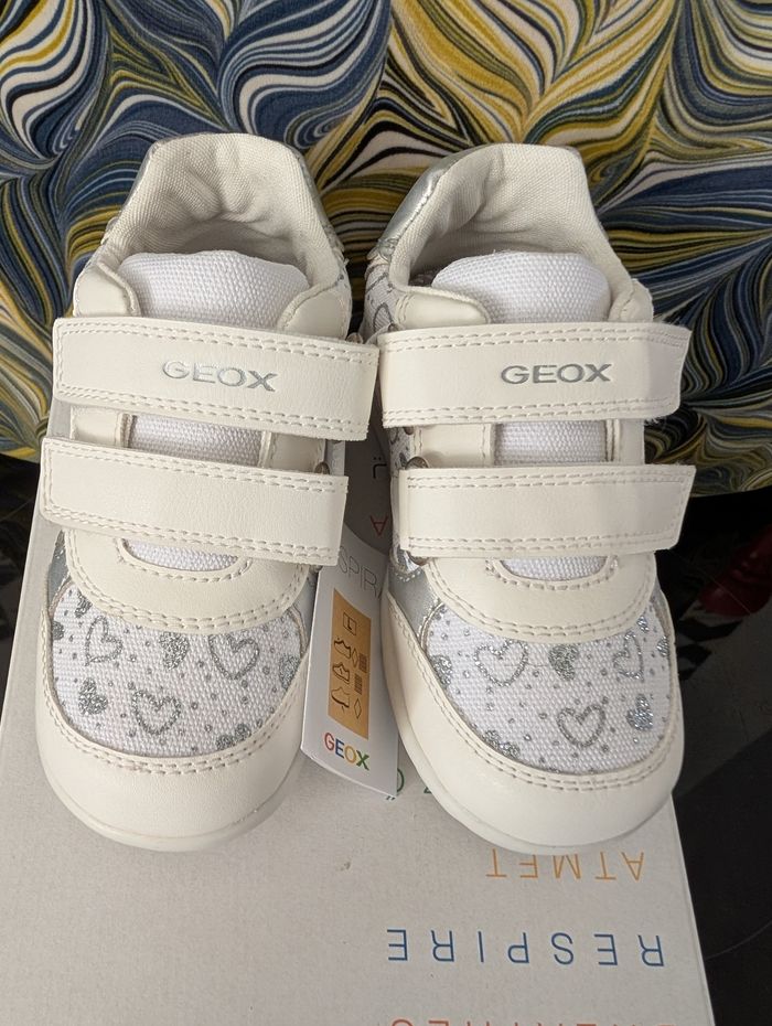 Chaussures fille. Taille 22. Neuf. Geox - photo numéro 5