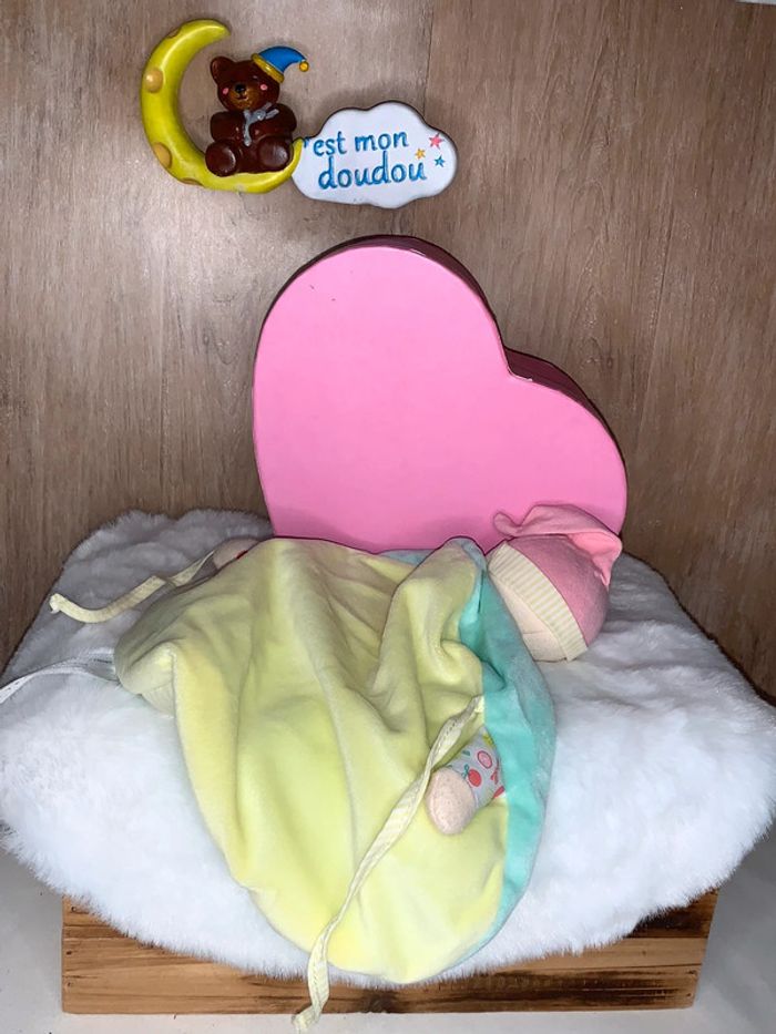 COR07 doudou poupée corolle - photo numéro 2