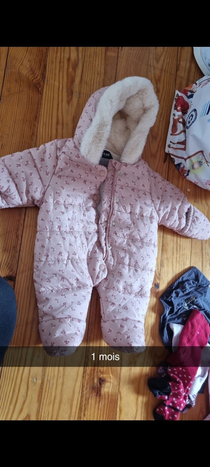 Lot vêtements fille 0 à 6 mois - photo numéro 2