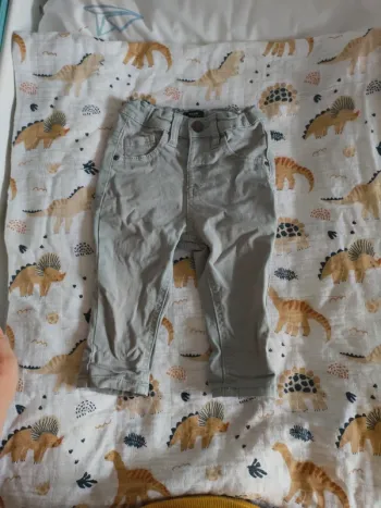 Pantalon vert d'eau Kiabi 12 mois excellent état