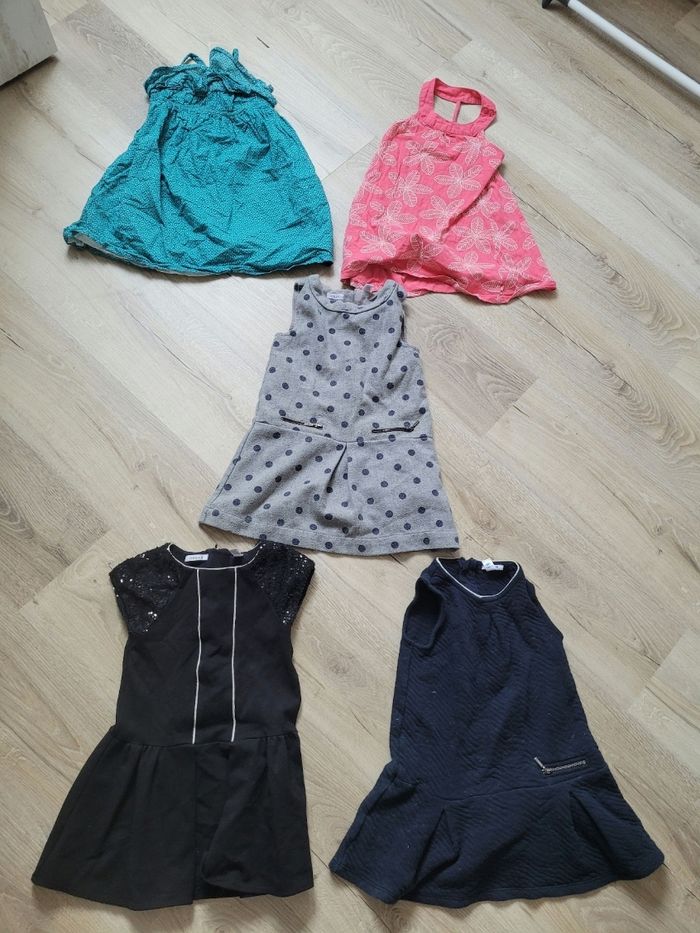 Lot robe marque okaidi 6 ans - photo numéro 9