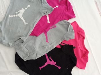 six bodies couleurs  6 mois Réf R198 B6