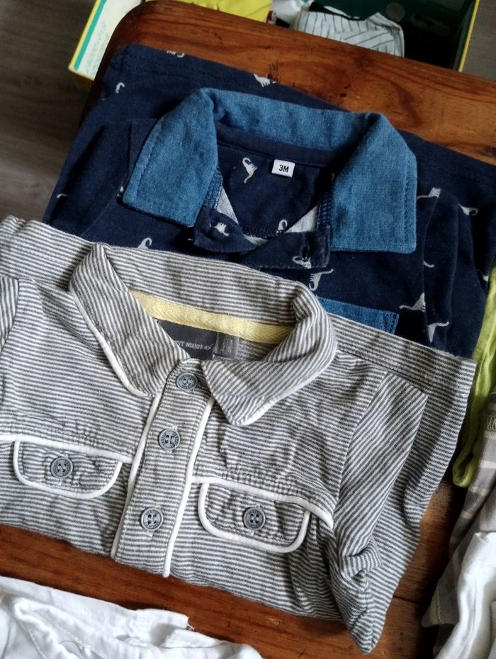 2 polos, 5 tee-shirts manches courtes,  2 tee-shirts avec pressions à l'arrière - photo numéro 2