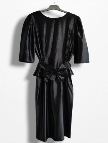 Robe vintage noire années 80 avec grand noeud