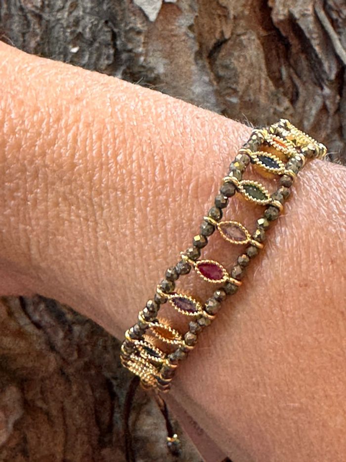Bracelet manchette fils tissés perles pyrite cristaux losanges serties habaha Paris - photo numéro 2