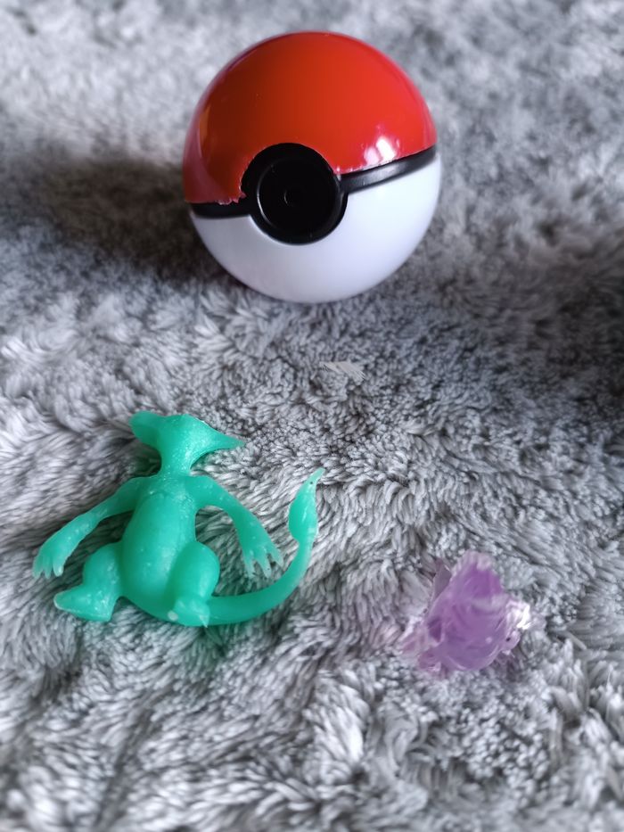Lot figurines Pokémon + Pokéball - photo numéro 4