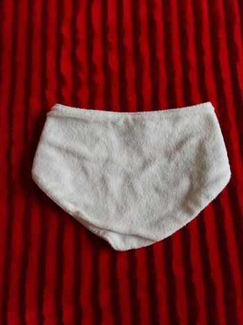 Bavoir triangle blanc