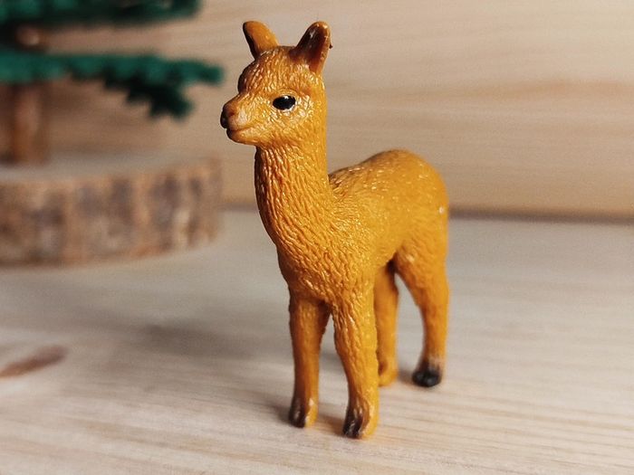 Schleich jeune lama marron Figurine animal d'Amérique du sud