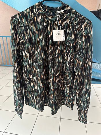 blouse / haut manches longues ONLY imprimé sauvage taille 34 NEUF