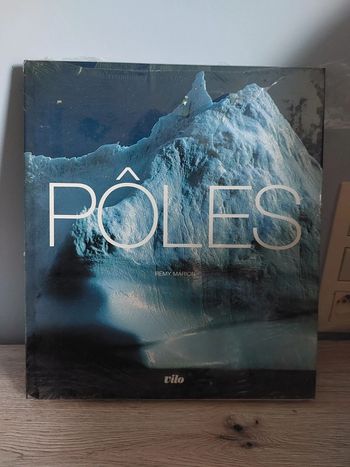 Livre pôles neuf