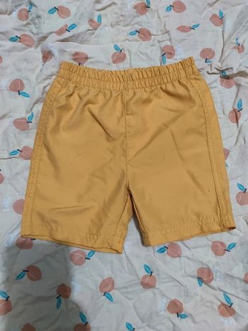 Short jaune T.18 mois