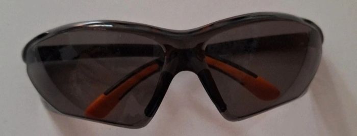 Lunettes de soleil neuves norme CE - photo numéro 4