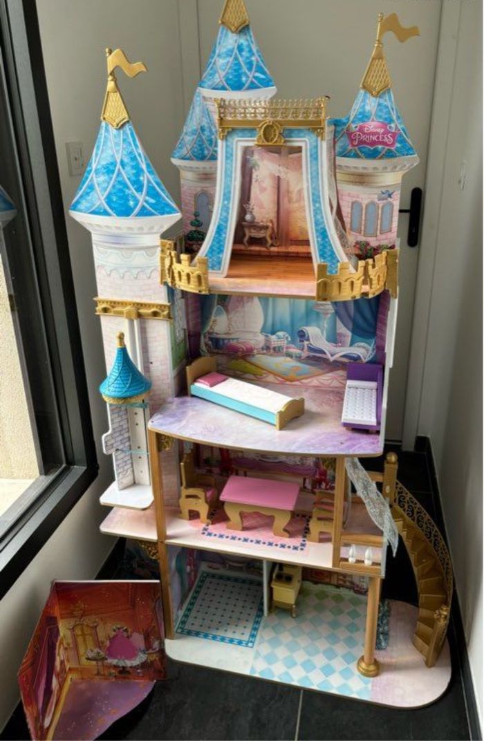 Grande Maison de poupée en bois avec boîte Kidkraft Disney Princess Royal Célébration - photo numéro 2