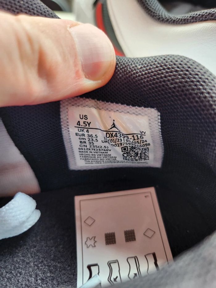 Jordan stadium 90 garçon Taille 36,5 neuves - photo numéro 7