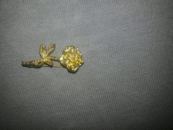 Broche en forme de rose